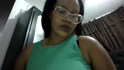 Snapshot of chantal99 chatting on 09.15.25 chantal99 online show from 09.15.25