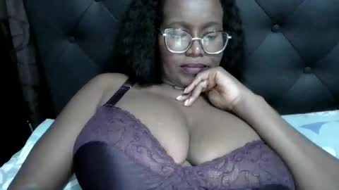 Snapshot of chantal99 chatting on 04.30.26 chantal99 online show from 04.30.26