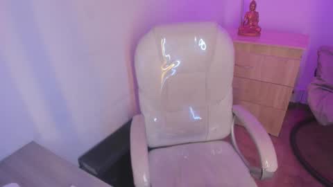 Chantall online show from 12.16.25