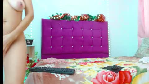 Snapshot of chantalsemenova2023 chatting on 12.11.24 chantal sweety and horny latina for u online show from 12.11.24