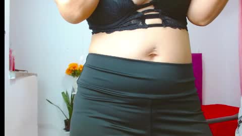 Snapshot of chantalsemenova2023 chatting on 03.27.26 chantal sweety and horny latina for u online show from 03.27.26