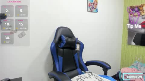 Snapshot of chantalvedette chatting on 02.25.26 online show from 02.25.26