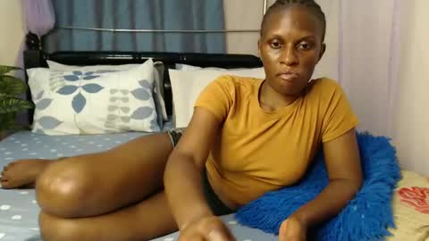 Snapshot of chantelsamz2 chatting on 01.02.25 Chantel online show from 01.02.25