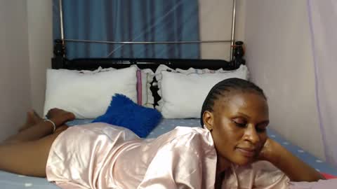 Snapshot of chantelsamz2 chatting on 02.12.25 Chantel online show from 02.12.25