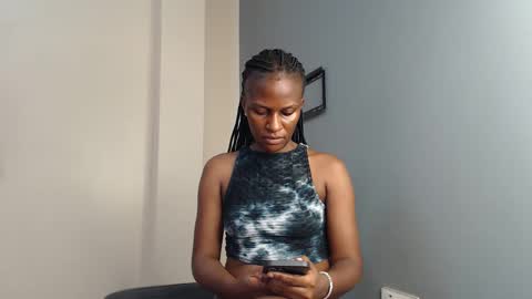 Snapshot of chantelsamz2 chatting on 11.15.25 Chantel online show from 11.15.25