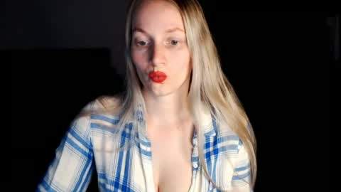 Snapshot of chanti_lovee chatting on 06.14.26 We Vibe Device that vibrates at the sound of Tips and makes me wet. vibe lush edging daddy lovense online show from 06.14.26