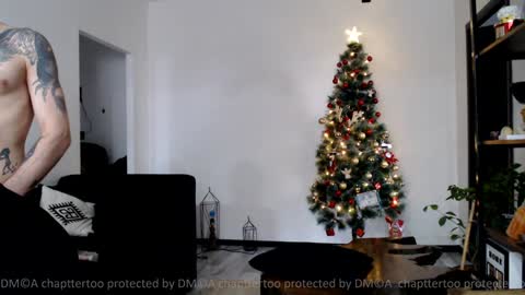 Snapshot of chaptertoo chatting on 12.27.24 SofiLiam online show from 12.27.24
