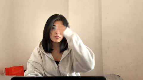 Snapshot of charalilleberg chatting on 11.30.25 Lola online show from 11.30.25