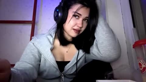 Snapshot of charalilleberg chatting on 12.15.25 Lola online show from 12.15.25