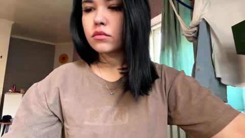 Snapshot of charalilleberg chatting on 01.08.26 Lola online show from 01.08.26