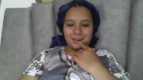 Snapshot of charis_21 chatting on 06.27.26 charis 2 online show from 06.27.26
