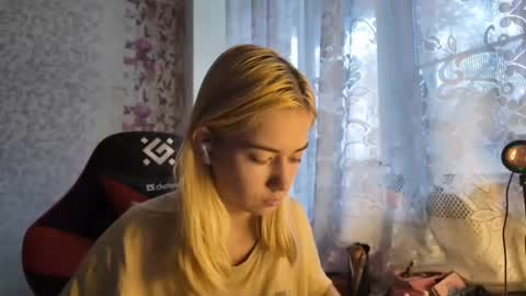 Snapshot of charleneschonert chatting on 10.29.25 Nancy online show from 10.29.25