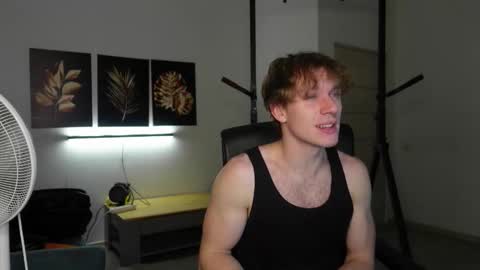 Snapshot of charles_dreams chatting on 11.19.25 CHARLES DREAMS online show from 11.19.25