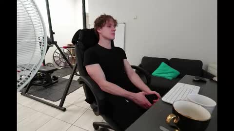 CHARLES DREAMS online show from 11.26.25