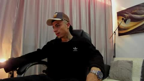 Snapshot of charlie_foxie chatting on 04.02.26 charlie_foxie online show from 04.02.26