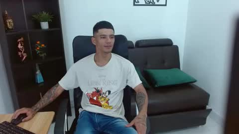 Snapshot of charlie_oconnor chatting on 02.19.25 Charlie oconnor online show from 02.19.25