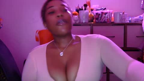 Snapshot of charliecakesssss chatting on 01.03.25 charliecakesssss online show from 01.03.25