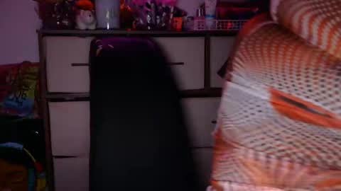 Snapshot of charliecakesssss chatting on 01.08.25 charliecakesssss online show from 01.08.25