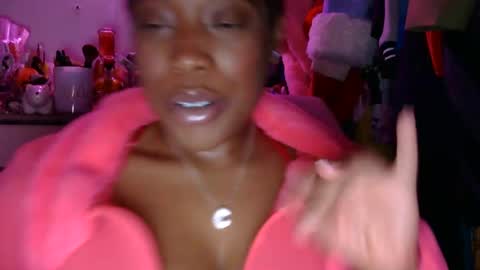 Snapshot of charliecakesssss chatting on 01.18.25 charliecakesssss online show from 01.18.25