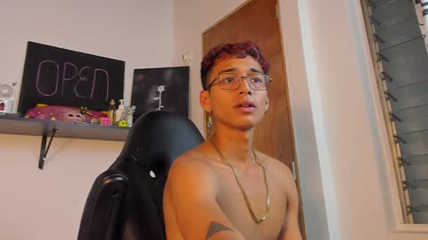 Snapshot of charlieerusso chatting on 12.28.24 Charles Russo online show from 12.28.24