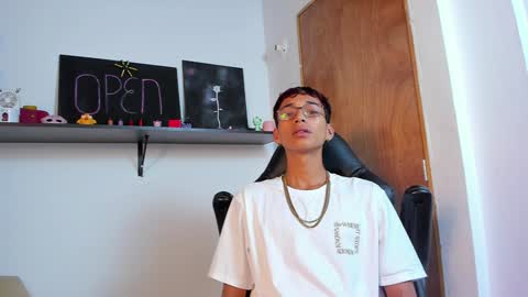 Snapshot of charlieerusso chatting on 01.06.25 Charles Russo online show from 01.06.25