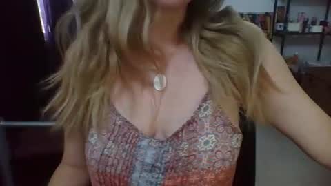Snapshot of charlot_ponze chatting on 05.04.26 charlott online show from 05.04.26