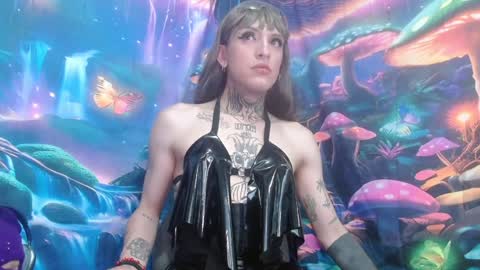 Snapshot of charlotbelucci_ chatting on 01.25.25 Ale punky online show from 01.25.25