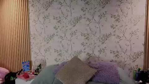 Snapshot of charlote__miller chatting on 07.04.26 You honey online show from 07.04.26