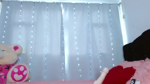 Snapshot of charlothe_wright chatting on 05.31.26 charlothe_wright online show from 05.31.26