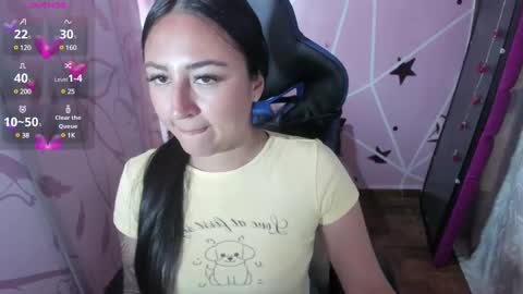 Snapshot of charlott_daphne chatting on 12.10.24 charlott_daphne online show from 12.10.24