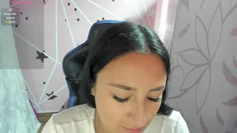 Snapshot of charlott_daphne chatting on 12.19.24 charlott_daphne online show from 12.19.24