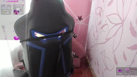 Snapshot of charlott_daphne chatting on 12.24.24 charlott_daphne online show from 12.24.24