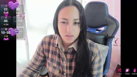 Snapshot of charlott_daphne chatting on 01.04.25 charlott_daphne online show from 01.04.25