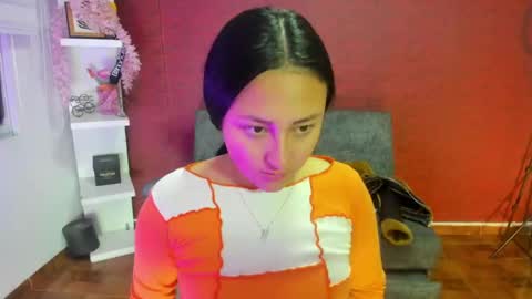 Snapshot of charlott_daphne chatting on 01.28.25 charlott_daphne online show from 01.28.25