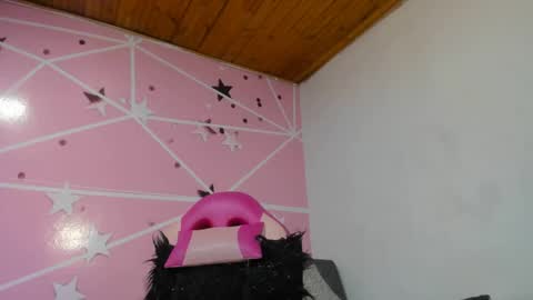 Snapshot of charlott_daphne chatting on 02.25.25 charlott_daphne online show from 02.25.25