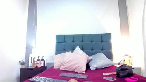 Charlott online show from 11.05.25