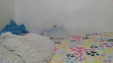 karinaa independent model online show from 12.10.24