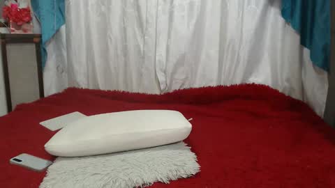 karinaa independent model online show from 04.06.26