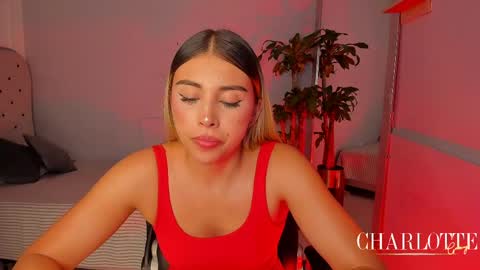 Snapshot of charlotte__grey chatting on 05.27.26 charlotte grey online show from 05.27.26