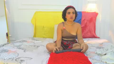 Snapshot of charlotte_dante212 chatting on 06.19.26 charlottte y dante online show from 06.19.26