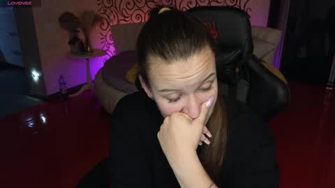 Snapshot of charlotte_ekman chatting on 10.14.25 Charlotte online show from 10.14.25