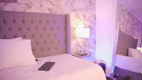 Charlotte online show from 04.10.26