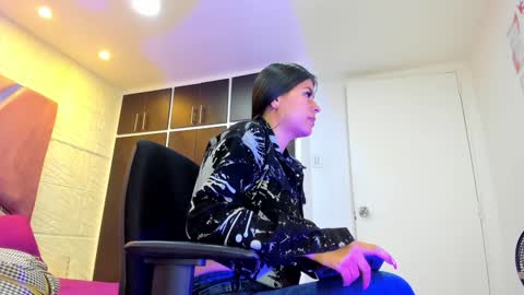 Charlotte Icee online show from 02.01.25