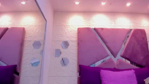 Charlotte Icee online show from 12.17.25