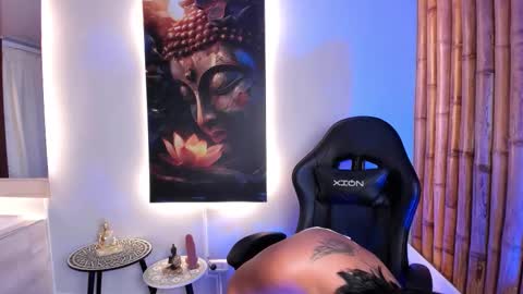 Snapshot of charlotte_mitchell_25 chatting on 10.17.25 CHARLOTTE  online show from 10.17.25