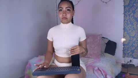 Snapshot of charlotte_princess_1 chatting on 04.26.26 charlotte_princess_1 online show from 04.26.26
