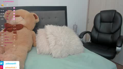 Snapshot of charlotte_tiller chatting on 02.21.25 Yuli online show from 02.21.25