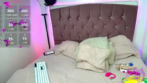 charlotte_walker1 online show from 11.13.25