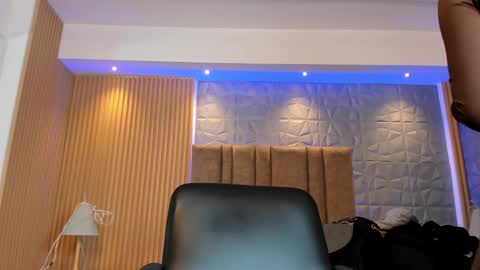 Charlotte  Everyday From 0700 to 1300 Col Time online show from 10.08.25