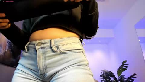 Snapshot of charlotte_whitee1 chatting on 04.26.26 Charlotte Everyday From 0700 to 1300 Col Time online show from 04.26.26